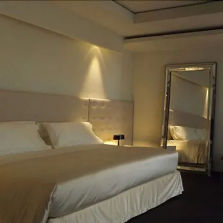 ロマーノ ハウス 4* カターニア