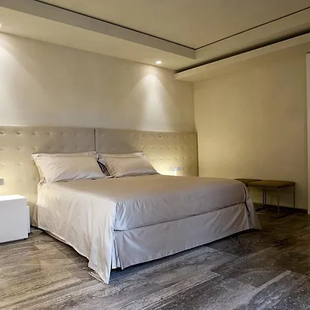 House Hotel 4*