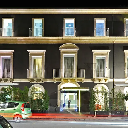 House Hotel 4*
