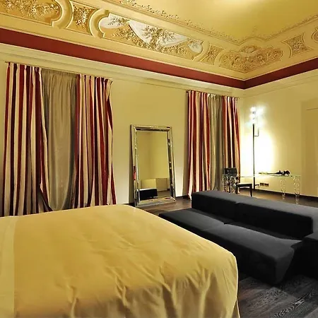 House Hotel 4*