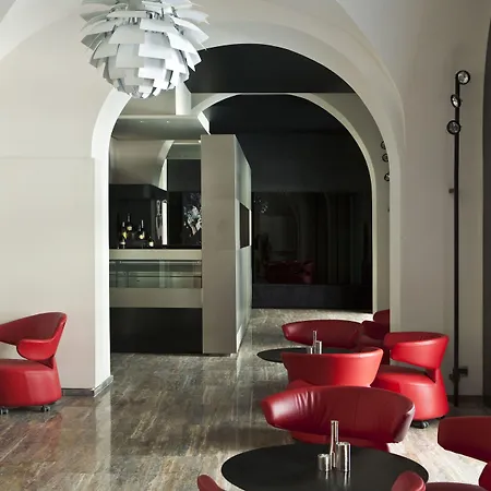 Hotel House