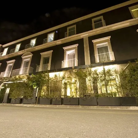 Hotel House