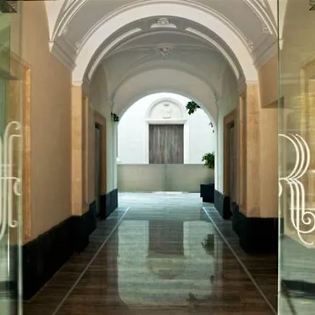 Hotel House 4*