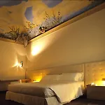 House Hotel