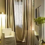 House Hotel