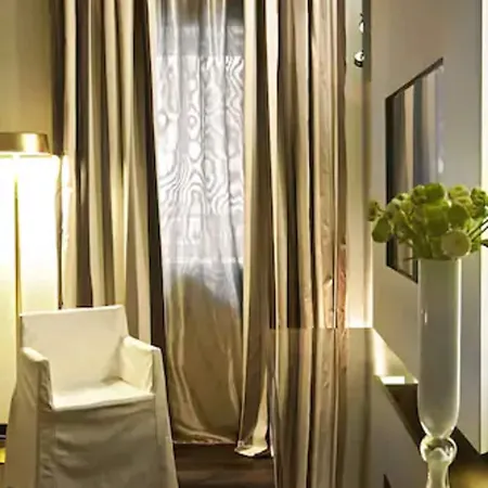House Hotel 4*