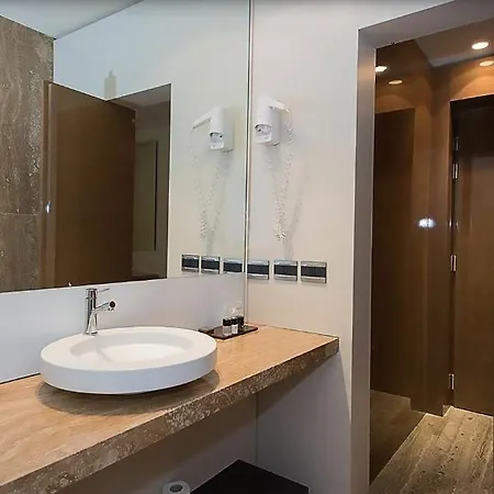 House Hotel 4*