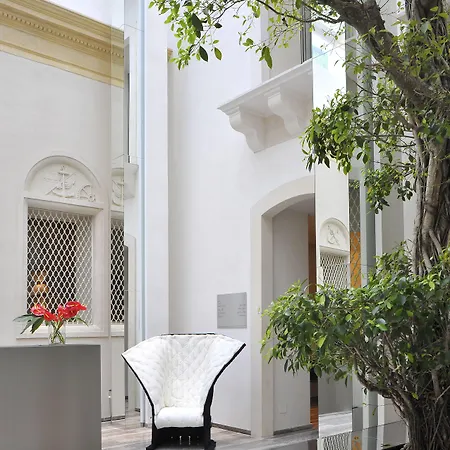 Hotel House