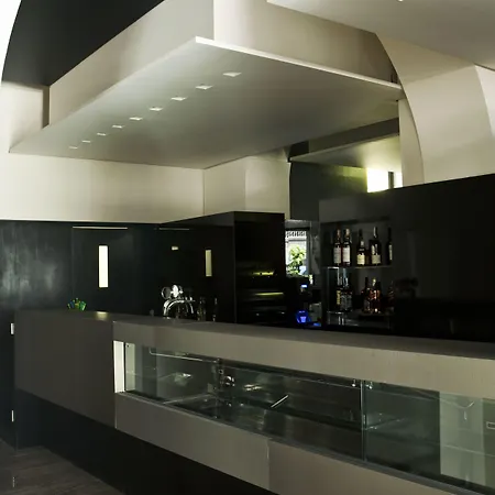 House Hotel 4*