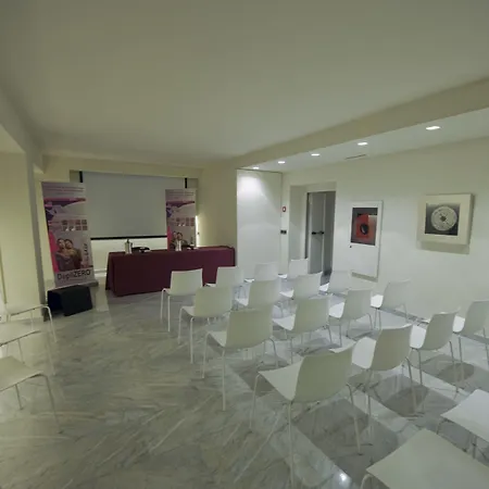 Hotel House 4*