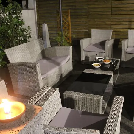 House קטאניה